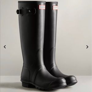 Size 9 Hunter Women’s Original Tall Rain Boots in Black
